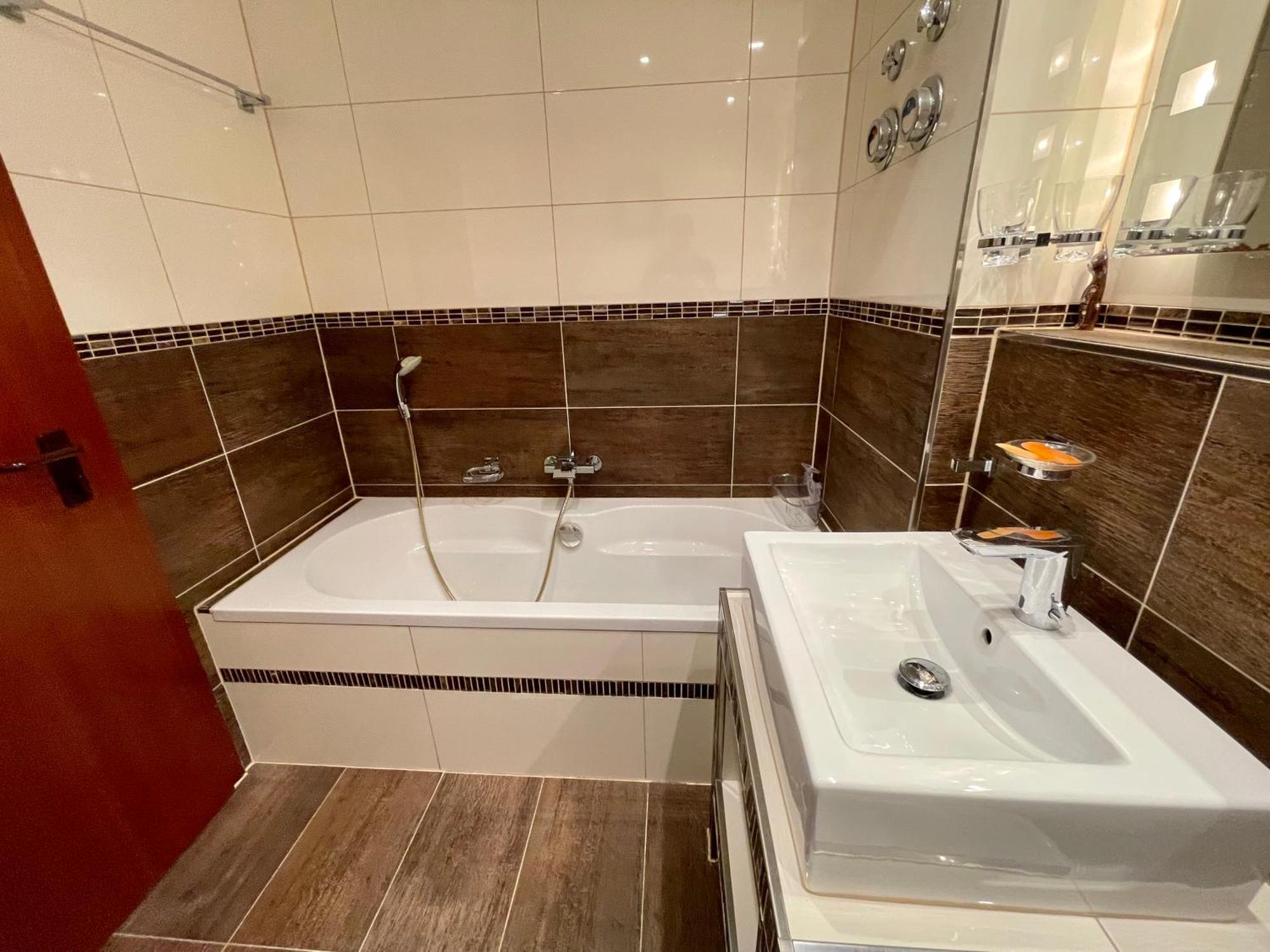 Wunderschoenes 2 Zimmer Apartment Zentrum Goldstadt Pforzheim Zewnętrze zdjęcie