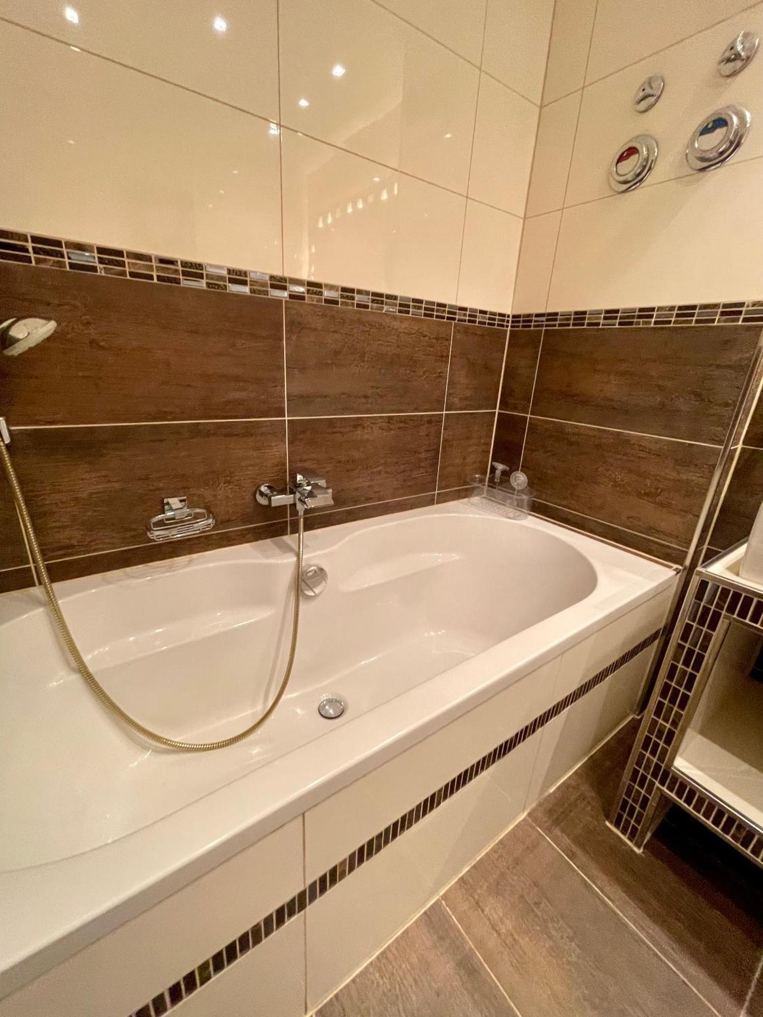 Wunderschoenes 2 Zimmer Apartment Zentrum Goldstadt Pforzheim Zewnętrze zdjęcie